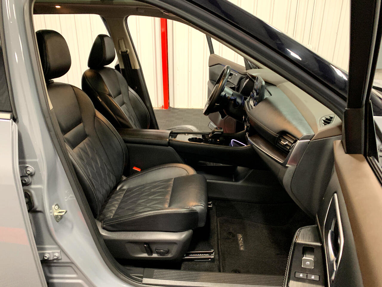 Used 2023 Nissan Rogue Platinum w/ Platinum Premium Package image 51