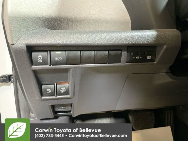 Used 2024 Toyota Sienna XLE image 19