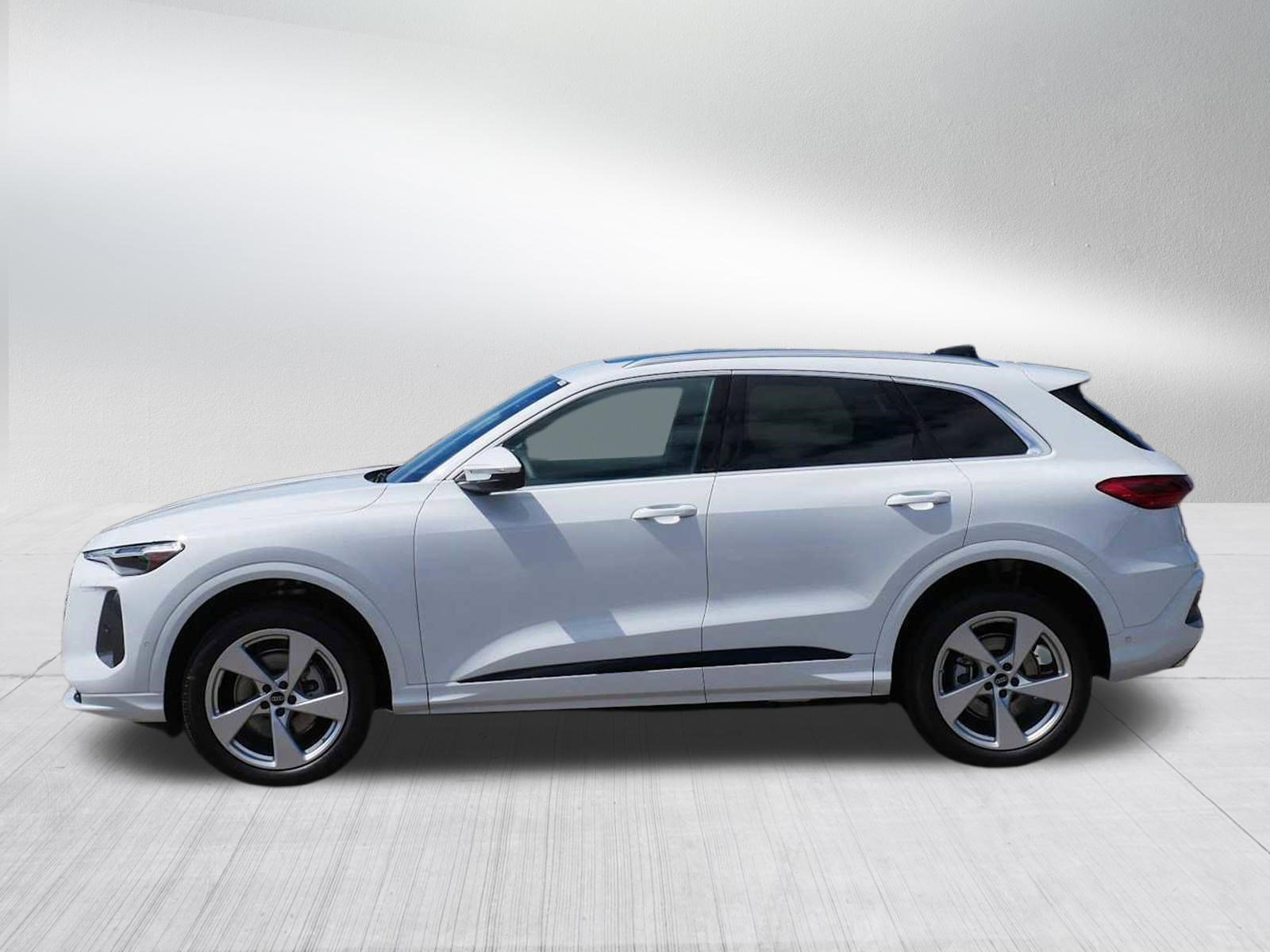 Certified 2025 Audi Q5 Premium Plus w/ Premium Plus video 3