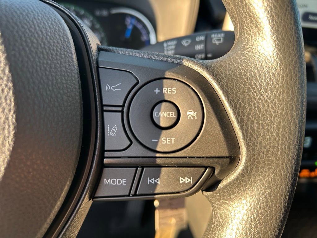 Used 2025 Toyota RAV4 LE image 18