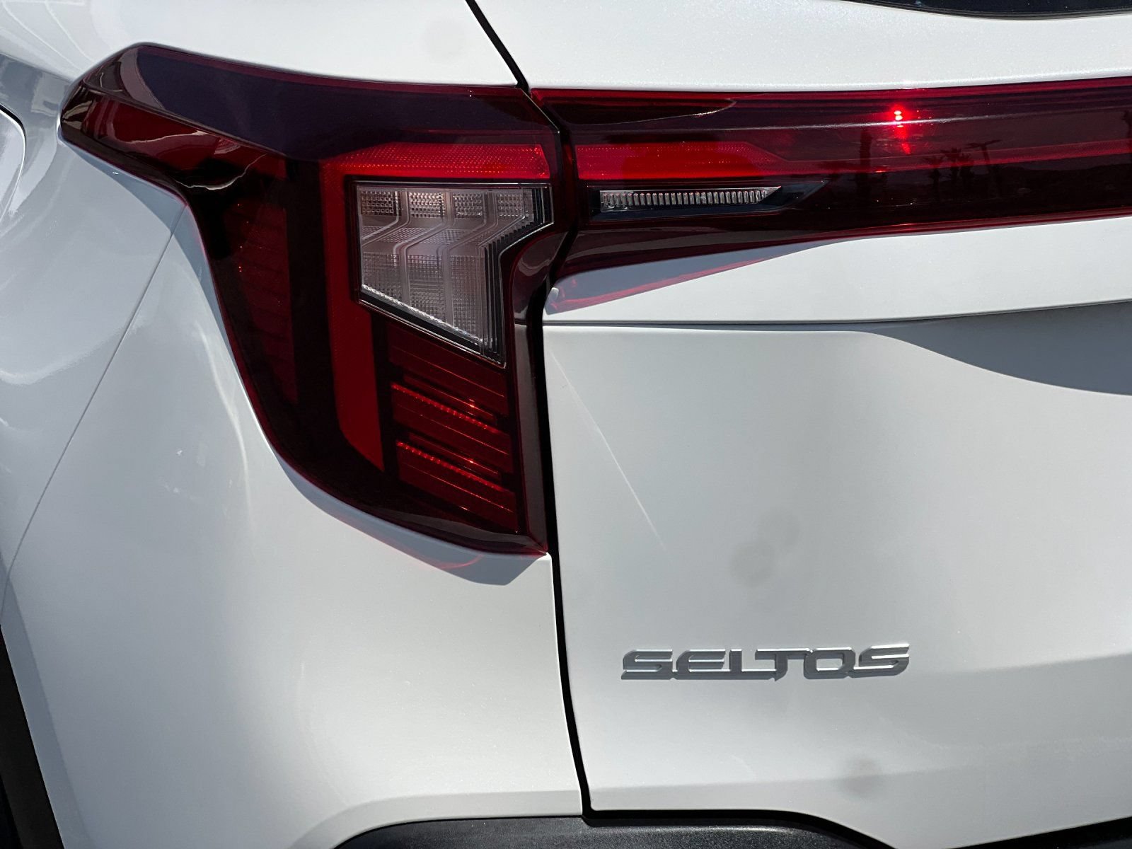 Certified 2025 Kia Seltos EX FWD image 26