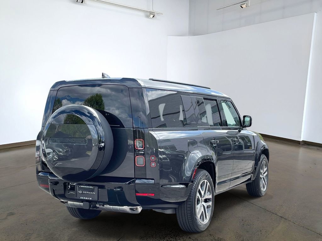 New 2026 Land Rover Defender 130 X-Dynamic SE AWD/4WD image 4