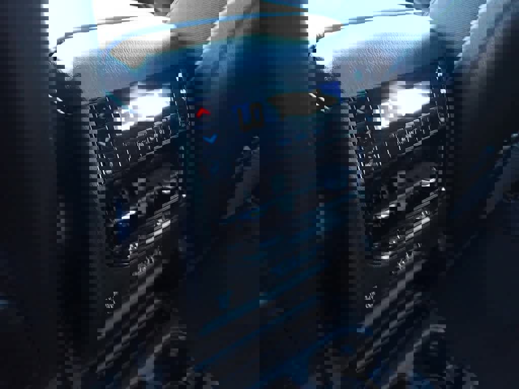 Used 2023 Jeep Grand Cherokee L Limited w/ Black Appearance Package image 24