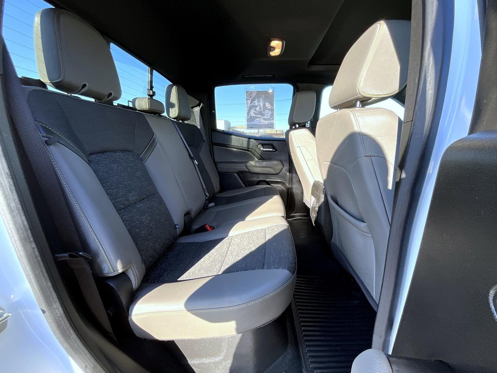 Used 2024 Chevrolet Colorado ZR2 w/ Technology Package image 19