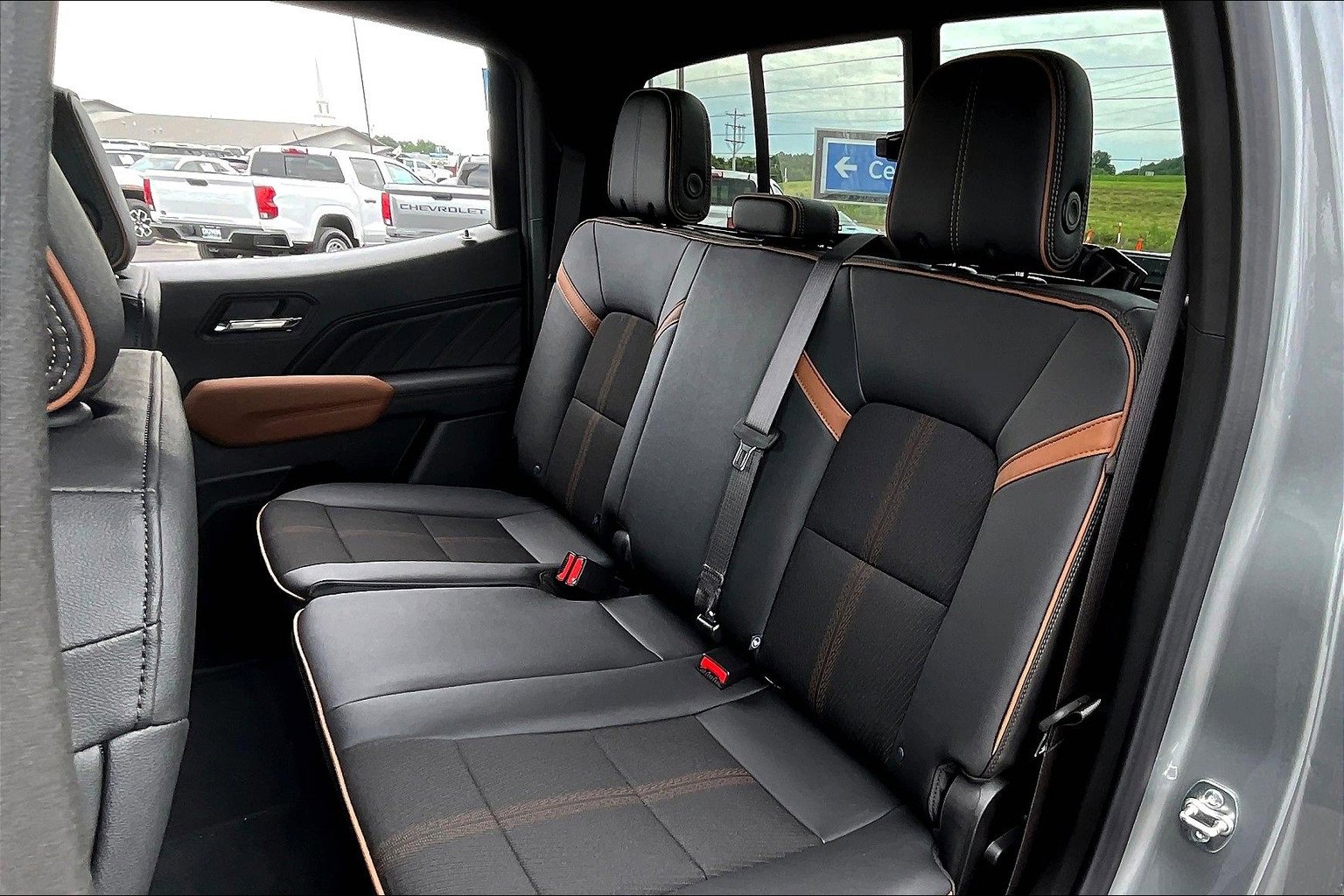 New 2025 GMC Canyon AT4 image 10