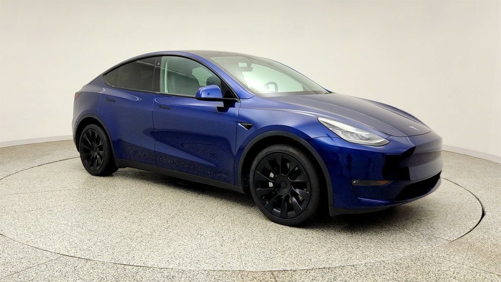 Used 2022 Tesla Model Y Long Range AWD/4WD image 3