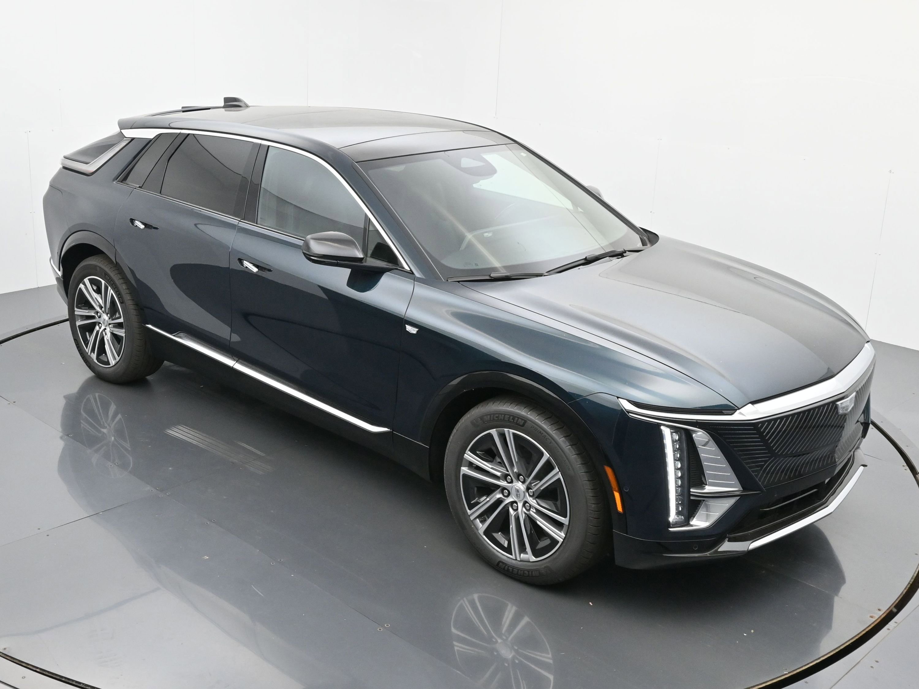 New 2025 Cadillac Lyriq Luxury image 29
