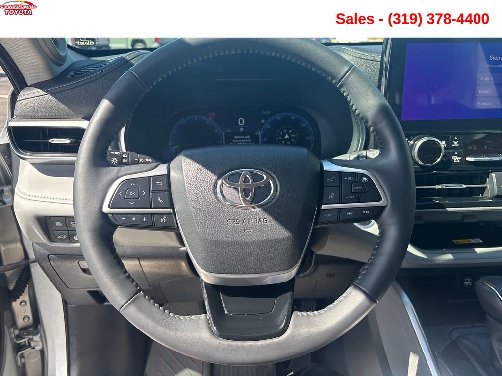 Used 2024 Toyota Highlander Platinum AWD/4WD image 15