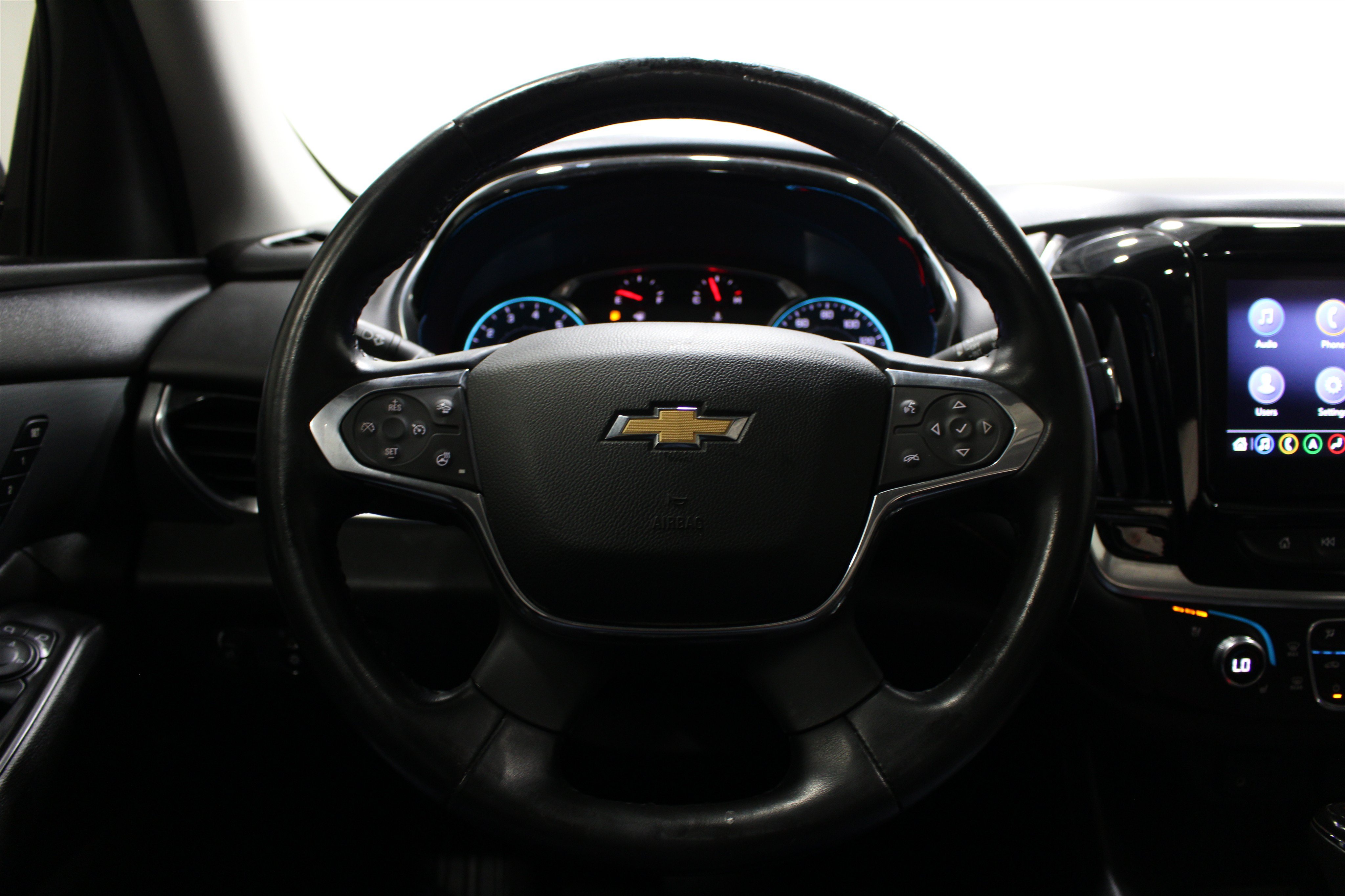 Used 2020 Chevrolet Traverse Premier w/ Redline Edition FWD image 12