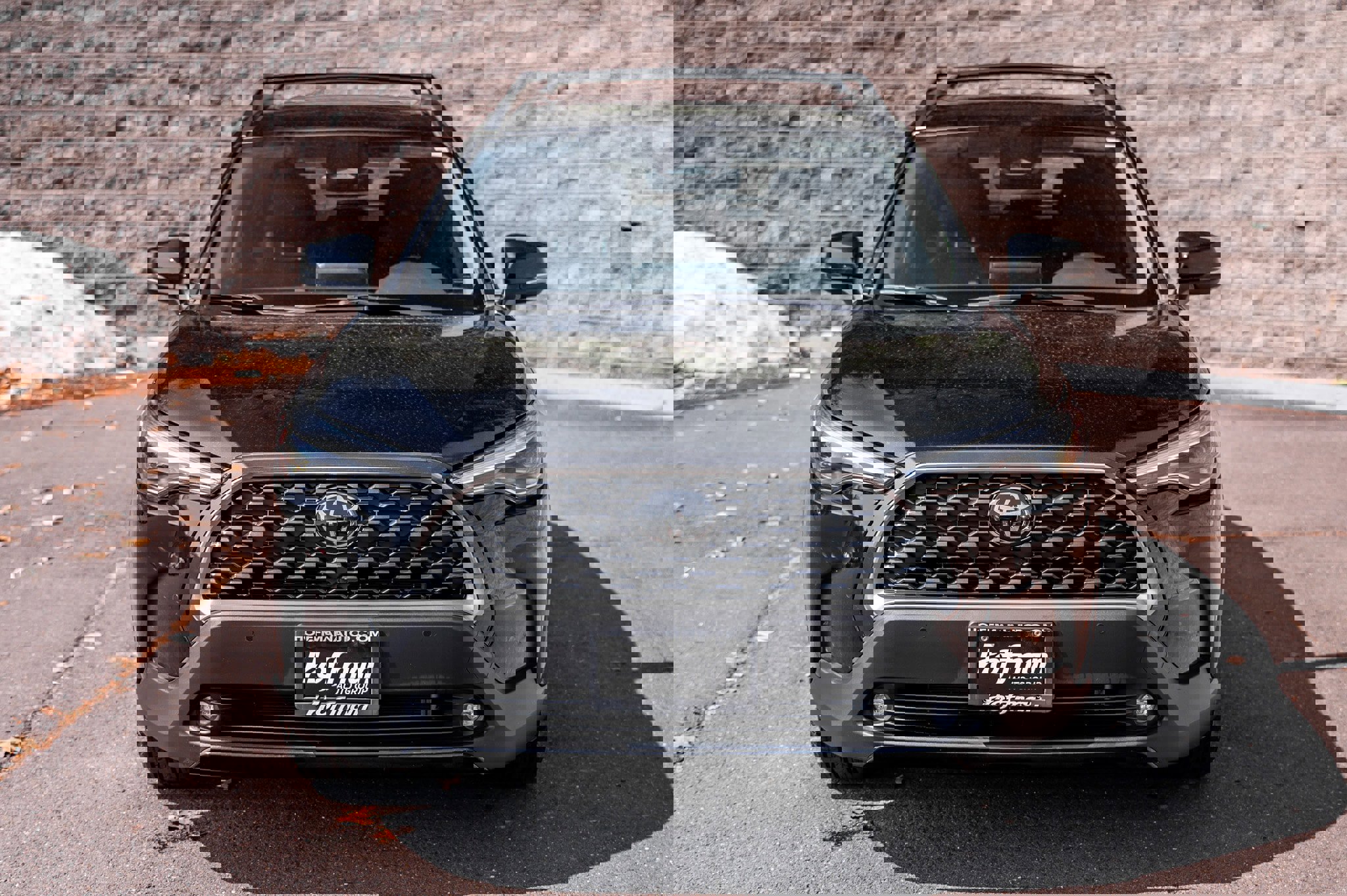 Used 2023 Toyota Corolla Cross XLE w/ Convenience Package image 3