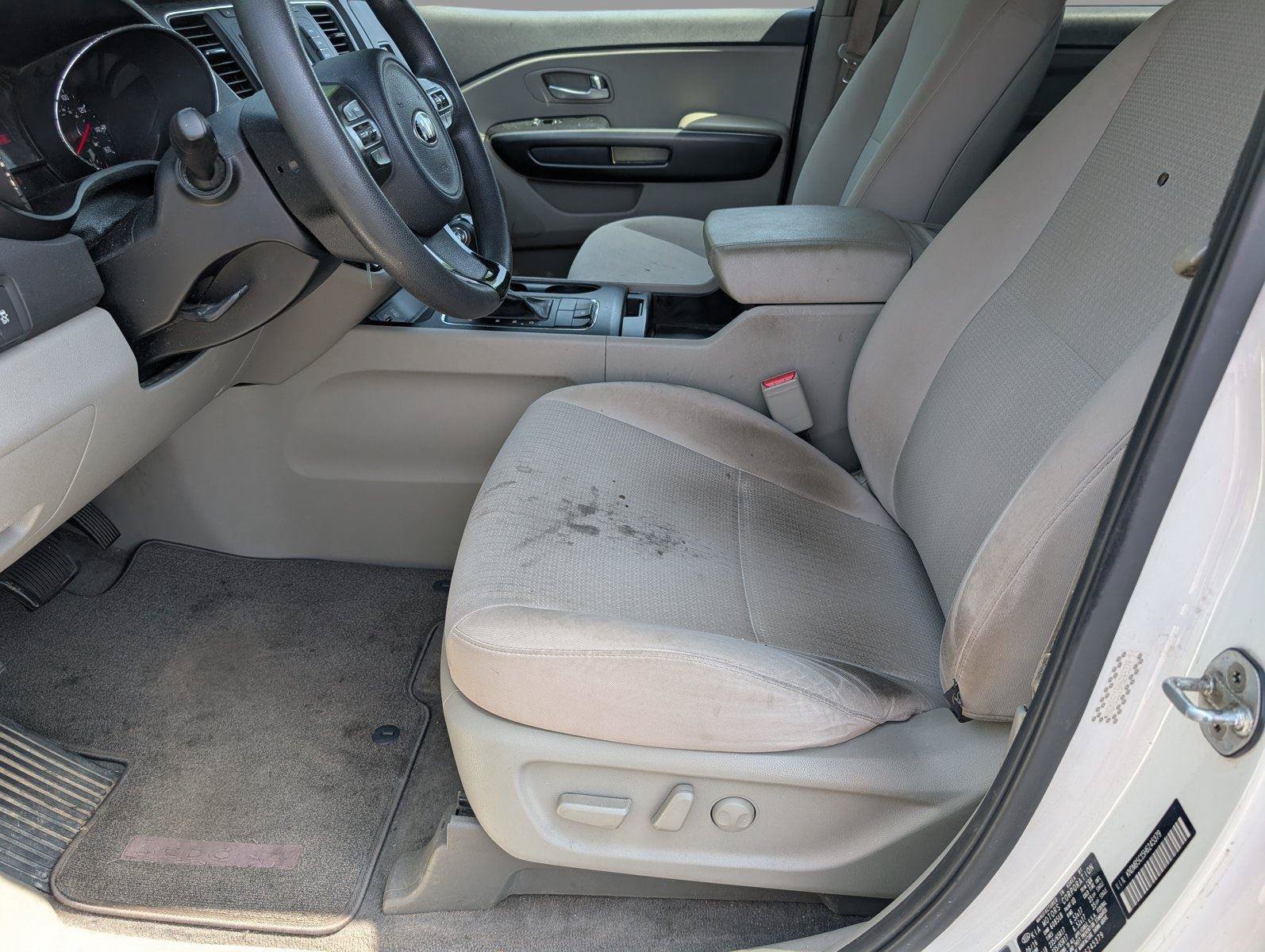 Used 2017 Kia Sedona LX FWD image 12