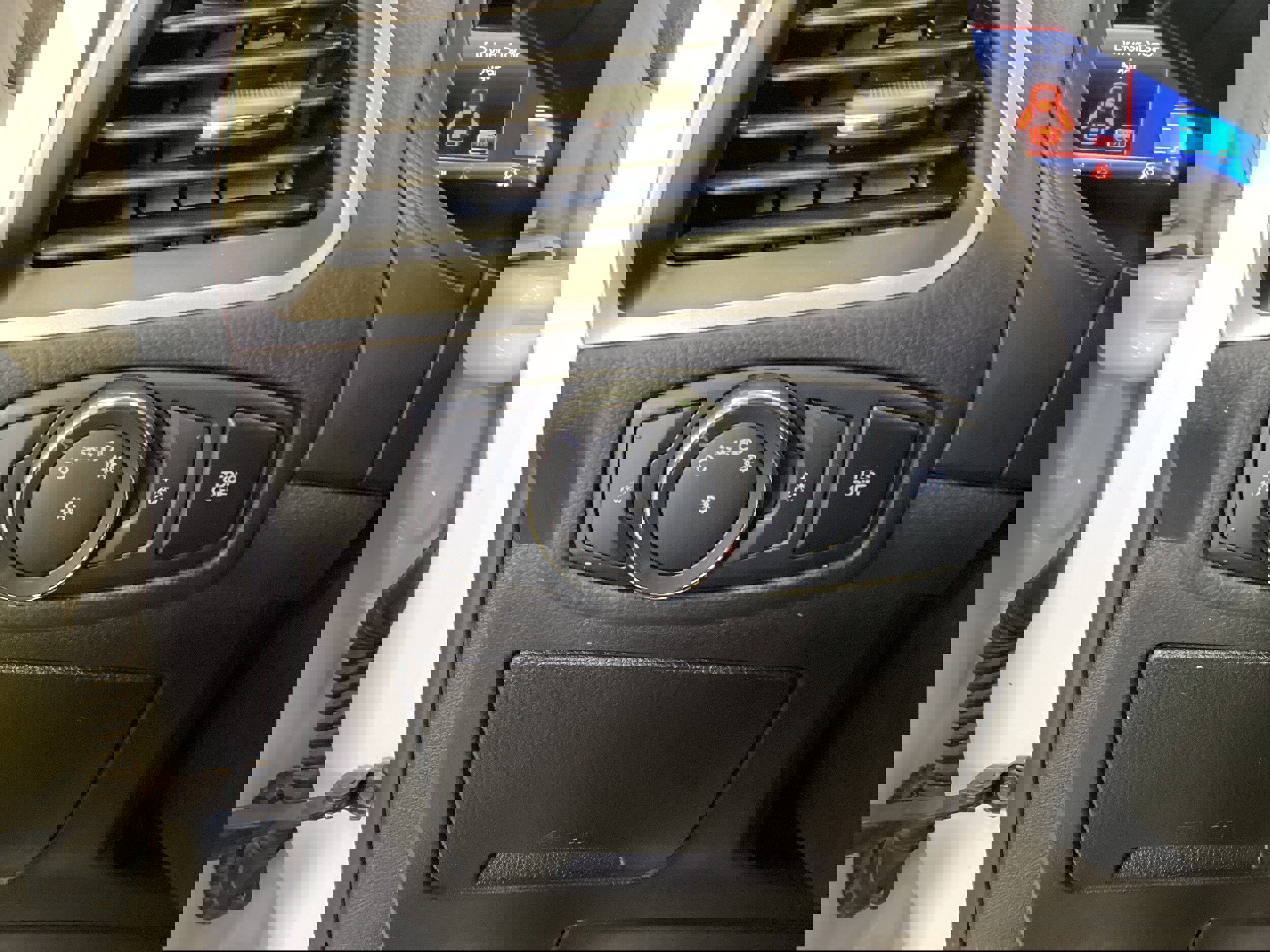 Used 2022 Ford Edge SEL image 19