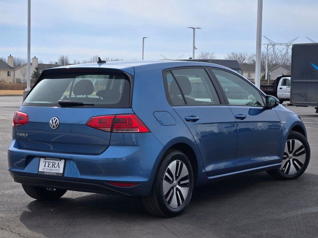 Used 2016 Volkswagen e-Golf SE w/ DC Fast Charging Package image 12