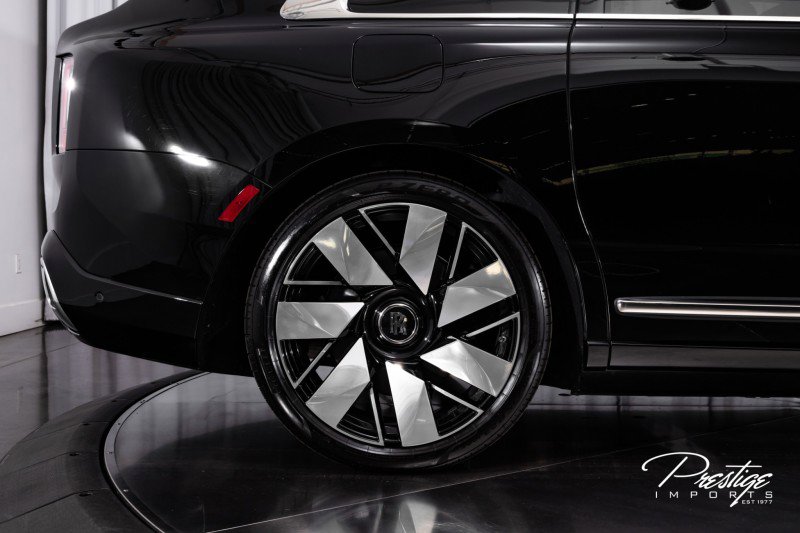 Used 2025 Rolls-Royce Cullinan image 20