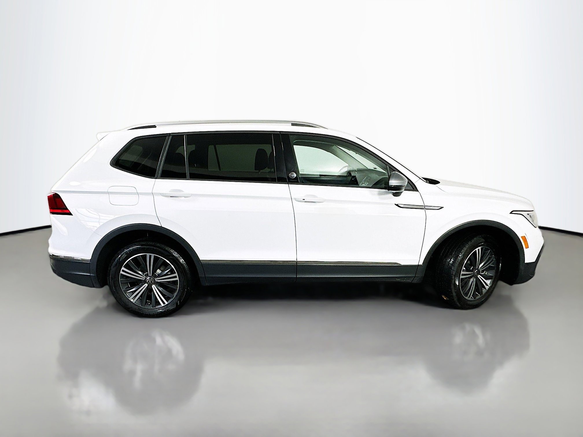 Used 2024 Volkswagen Tiguan Wolfsburg Edition image 8