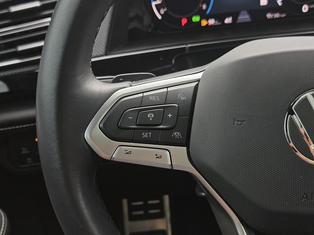 Used 2024 Volkswagen Atlas Cross Sport SEL Premium R-Line image 19