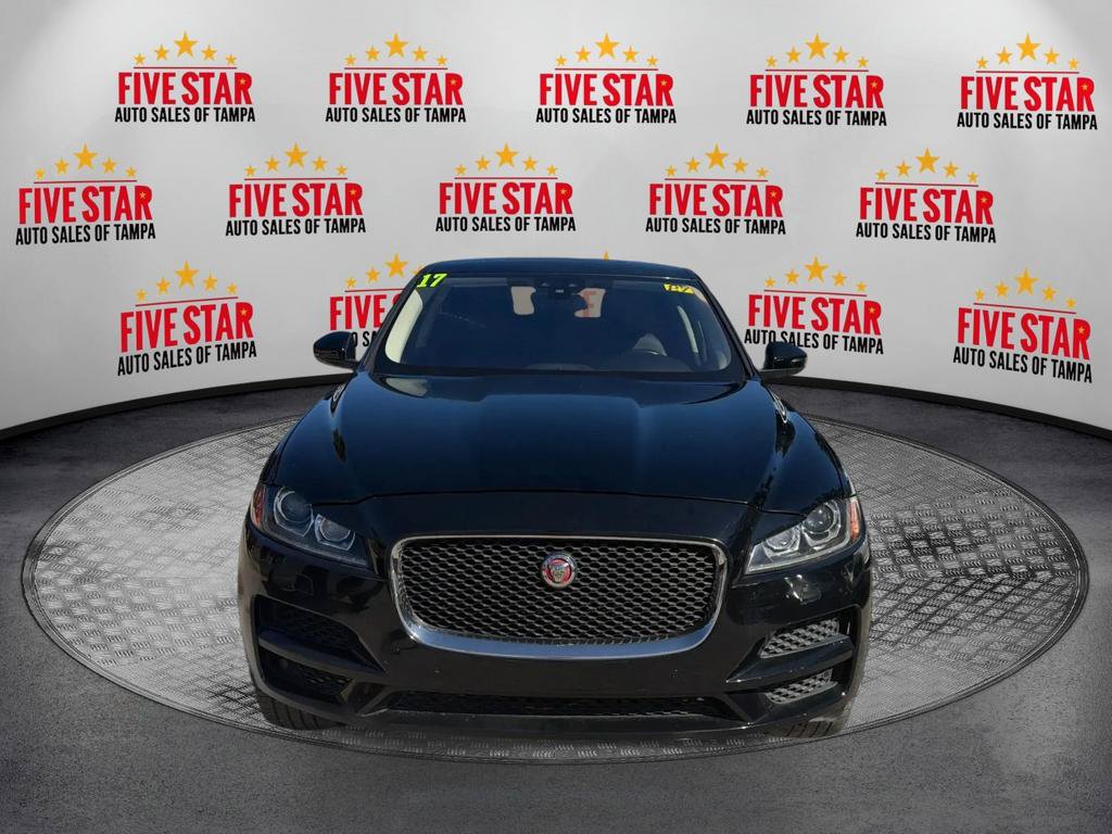Used 2017 Jaguar F-PACE Premium AWD/4WD image 2