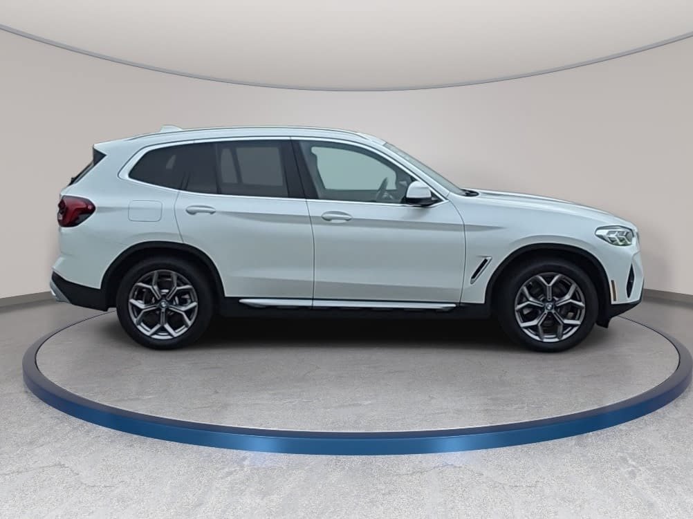Used 2023 BMW X3 xDrive30i w/ Premium Package w/ZPA AWD/4WD image 4