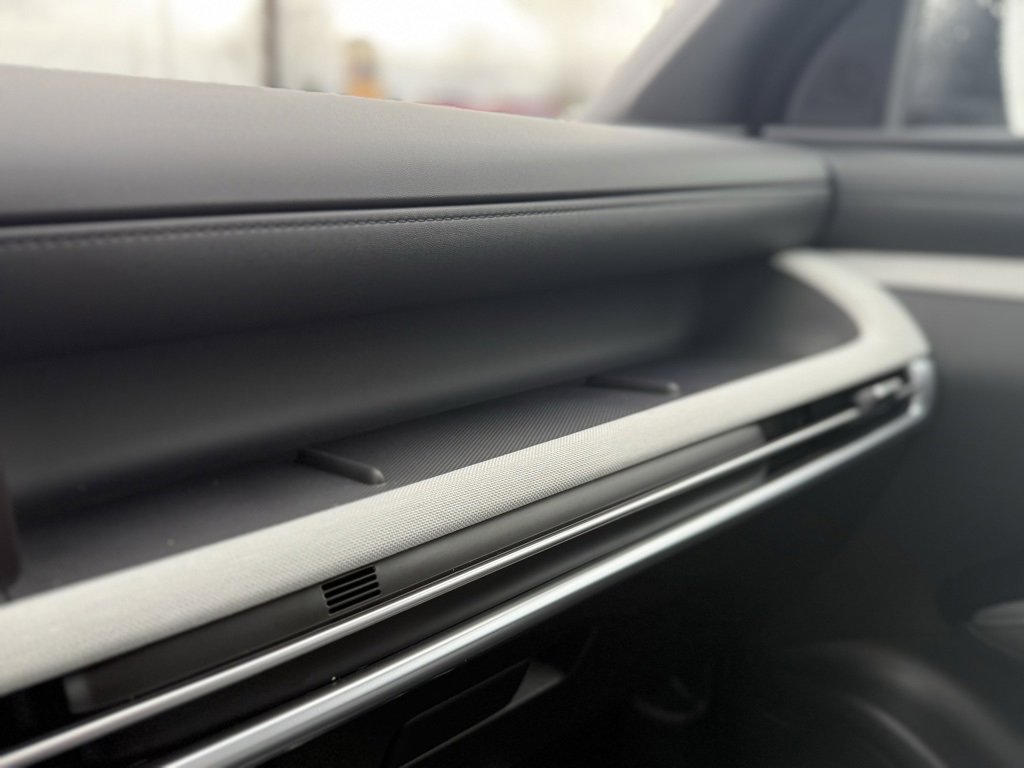 Certified 2025 Hyundai Santa Cruz Limited image 24