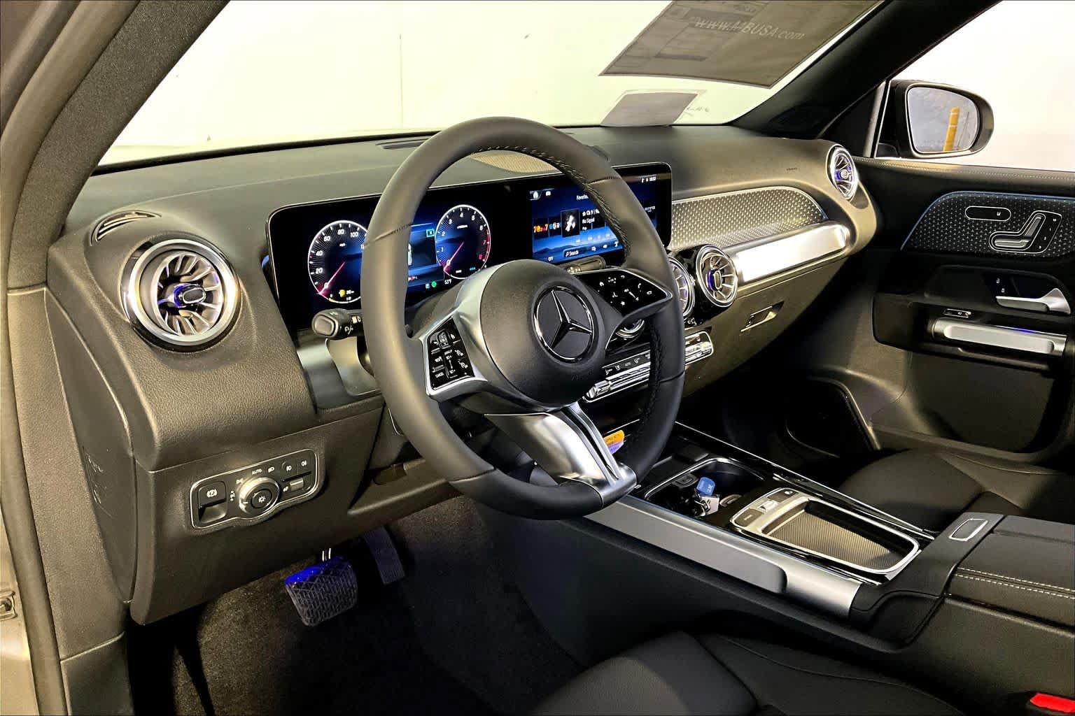 New 2026 Mercedes-Benz GLB 250 4MATIC image 9