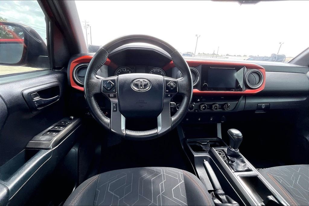 Used 2017 Toyota Tacoma TRD Off-Road w/ Tow Package (A/T) image 5
