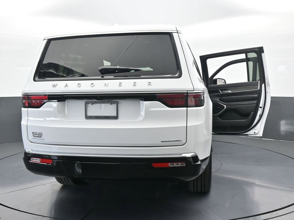 Used 2023 Jeep Wagoneer L Series III w/ Preferred Equipment Group image 79
