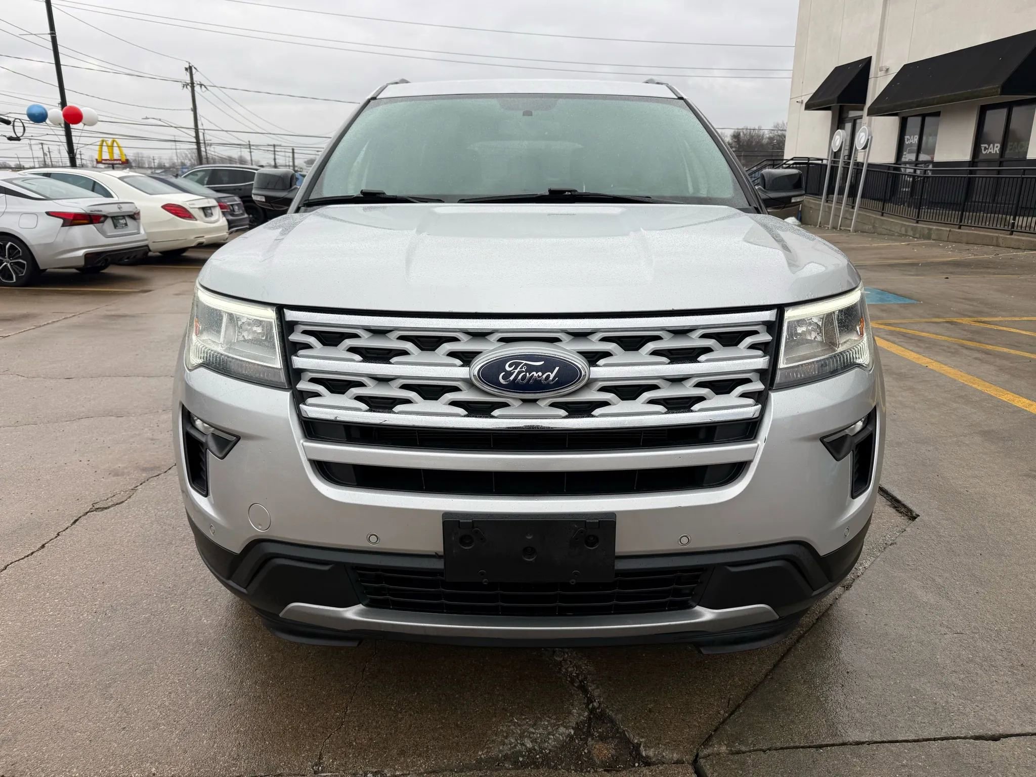 Used 2018 Ford Explorer XLT w/ Equipment Group 202A image 2