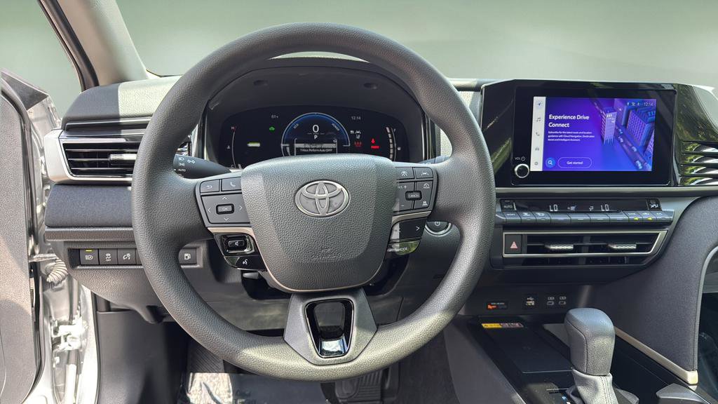 Used 2025 Toyota Camry LE AWD/4WD image 21