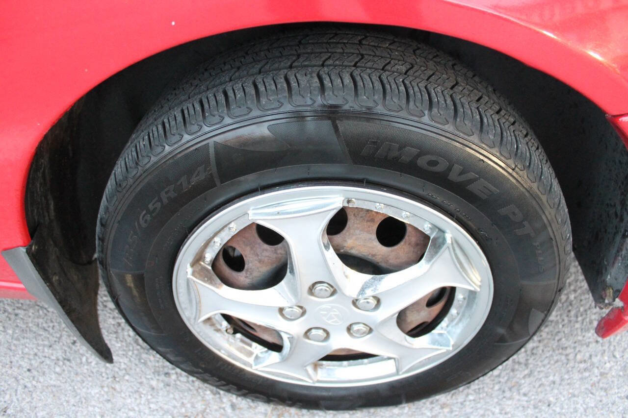 Used 2004 Ford Focus LX image 12