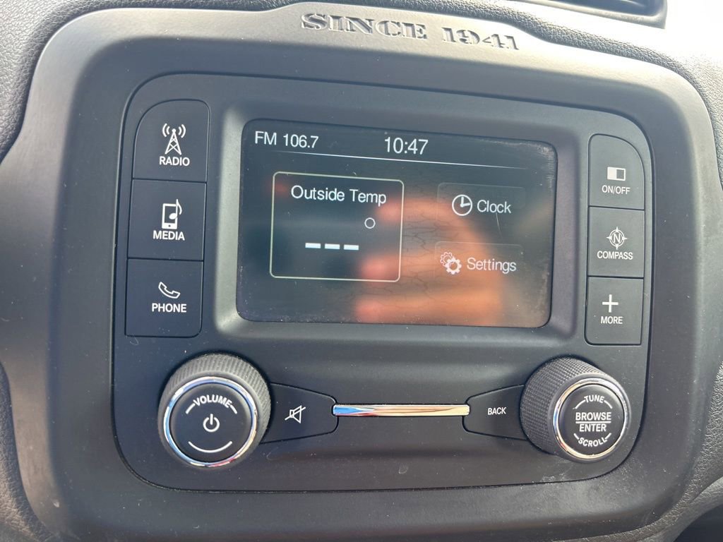 Used 2015 Jeep Renegade Latitude image 37