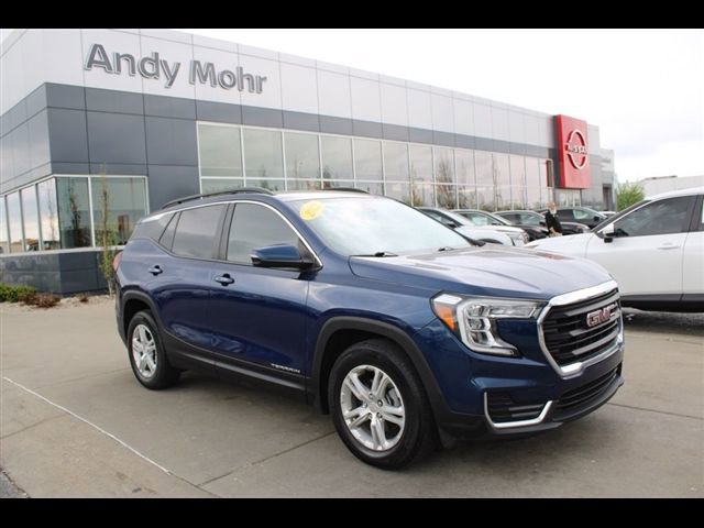Used 2022 GMC Terrain SLE w/ Driver Convenience Package FWD image 1