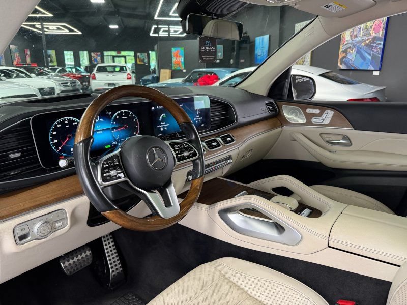 Used 2021 Mercedes-Benz GLS 580 4MATIC image 9