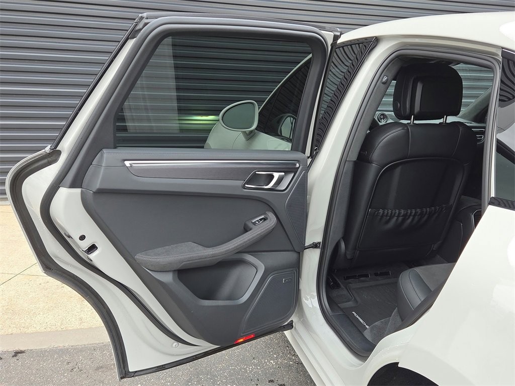 Used 2023 Porsche Macan GTS image 17