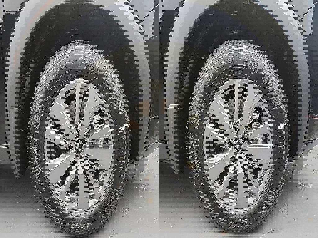 New 2025 Nissan Pathfinder S image 18