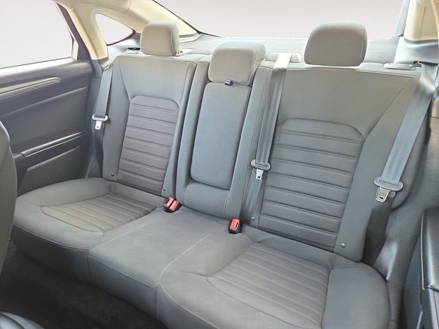 Used 2020 Ford Fusion SE image 13