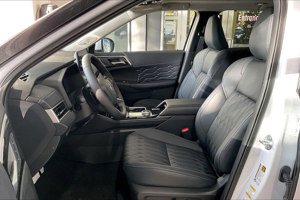 New 2026 Mitsubishi Outlander SEL FWD image 9
