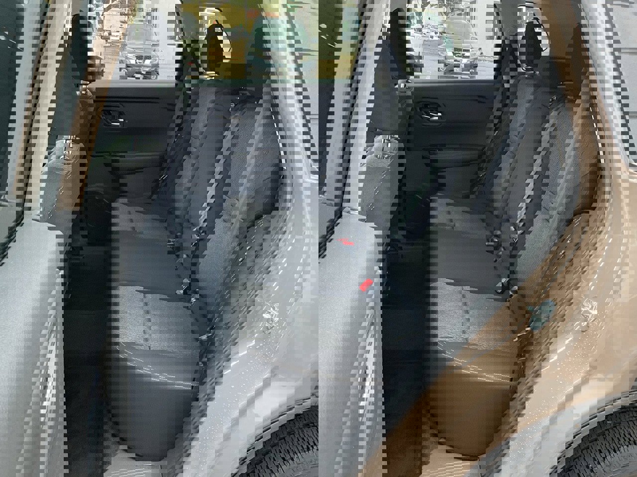 Used 2024 Nissan Rogue SV image 14