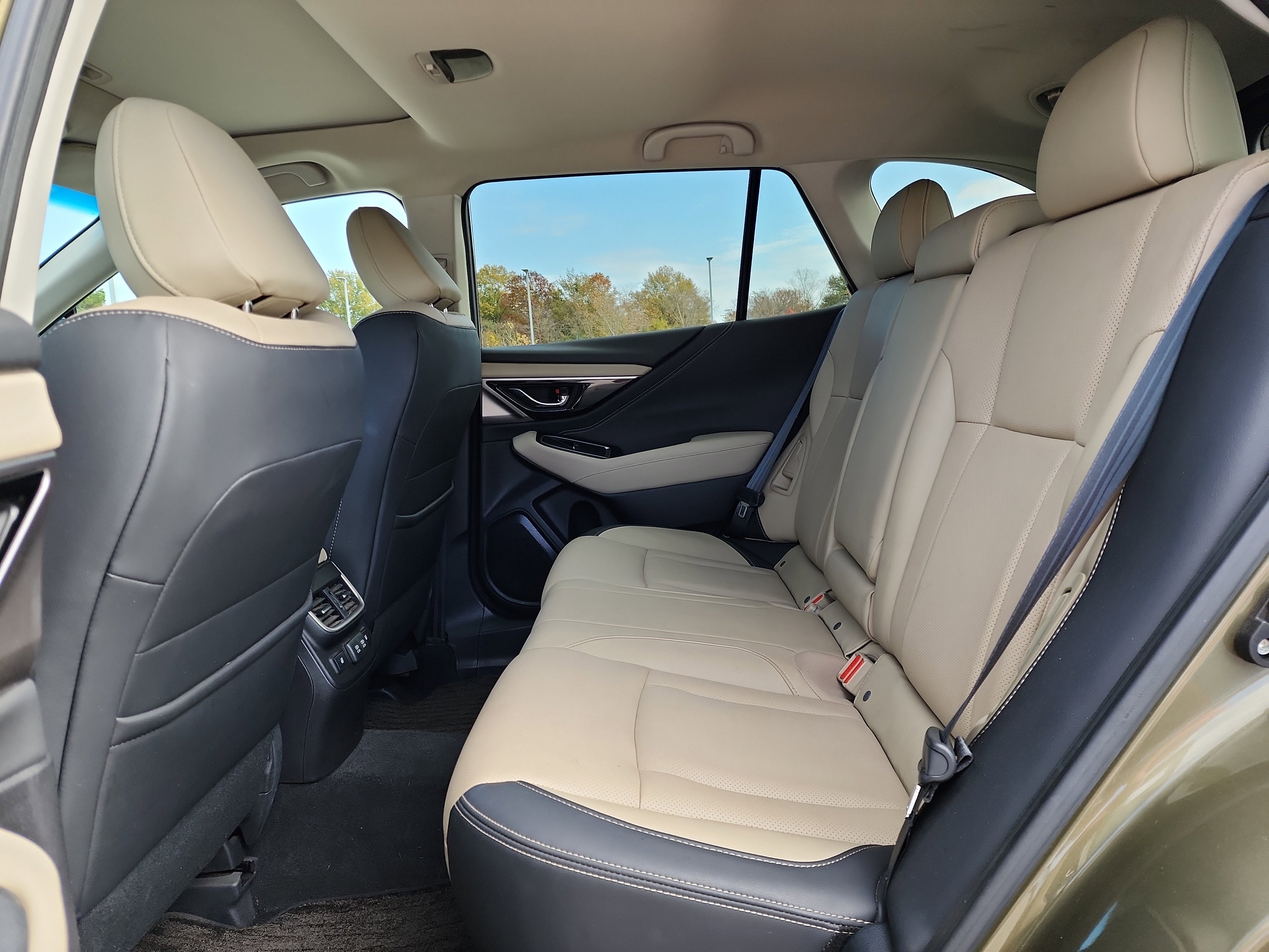 Used 2020 Subaru Outback Limited image 11