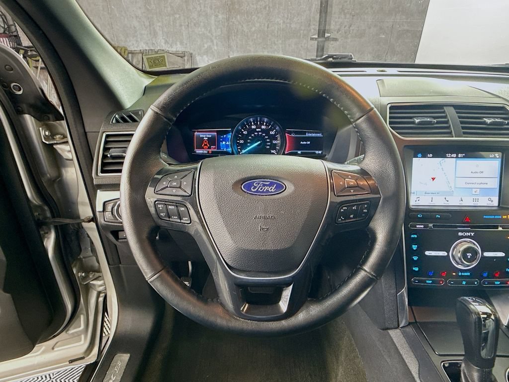 Used 2017 Ford Explorer Limited AWD/4WD image 11