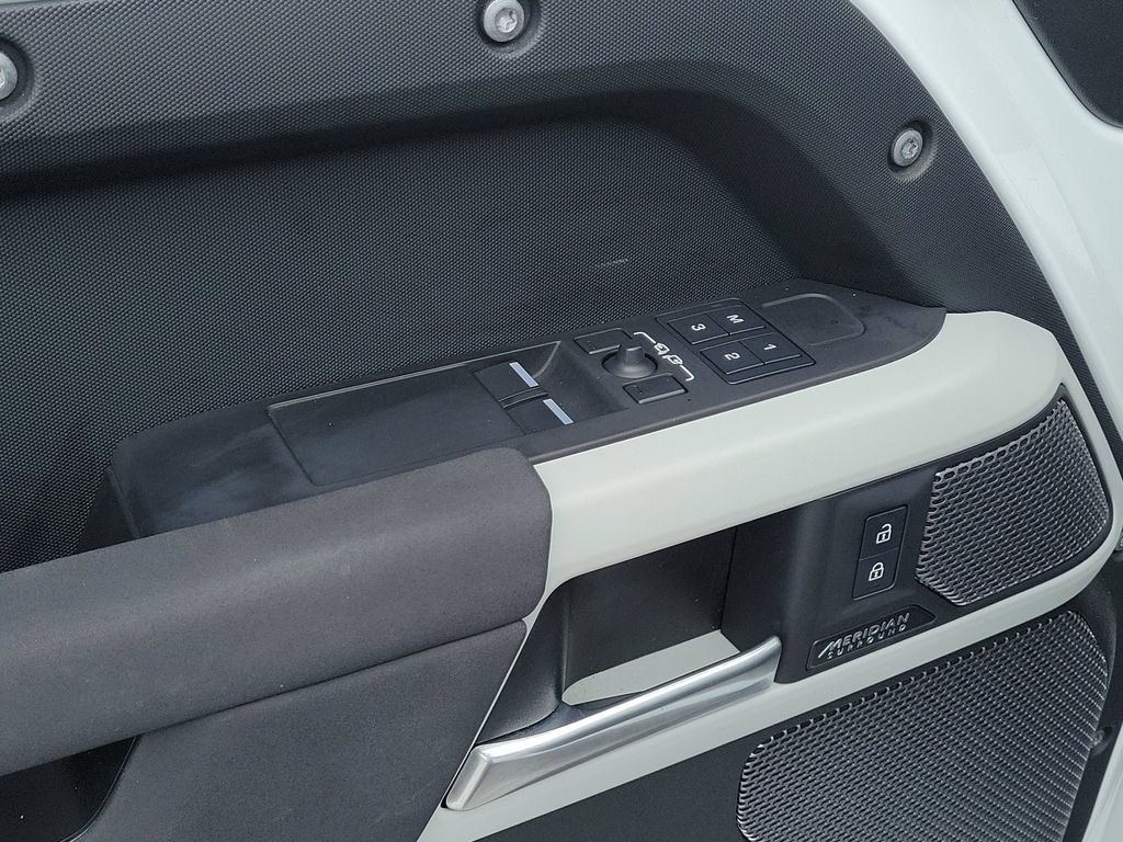 Certified 2023 Land Rover Defender 90 SE AWD/4WD image 20