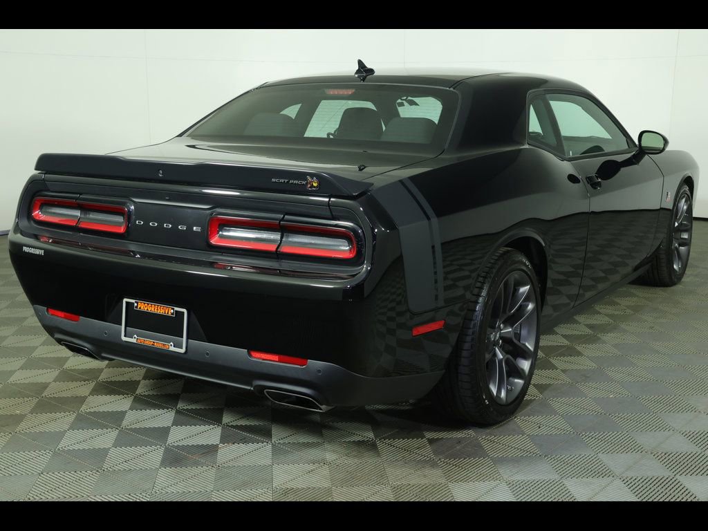 Used 2022 Dodge Challenger R/T Scat Pack w/ Scat Pack Stripe image 17