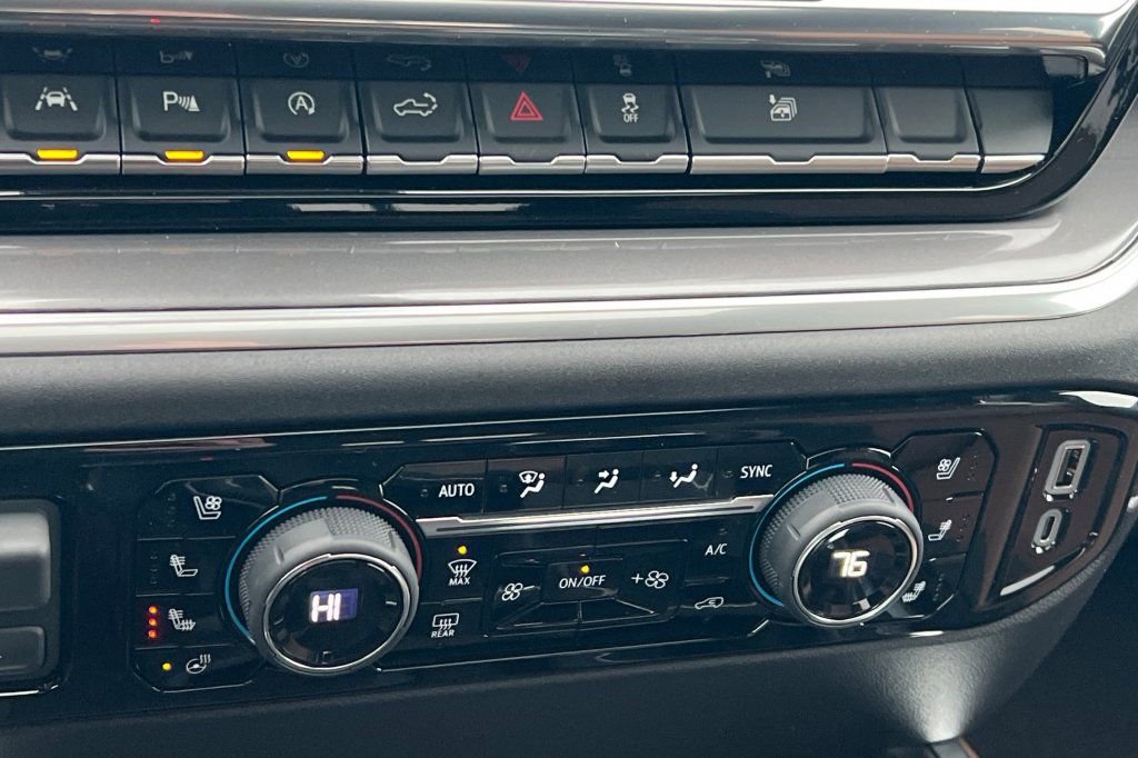 New 2026 Chevrolet Silverado 1500 High Country w/ Technology Package image 16