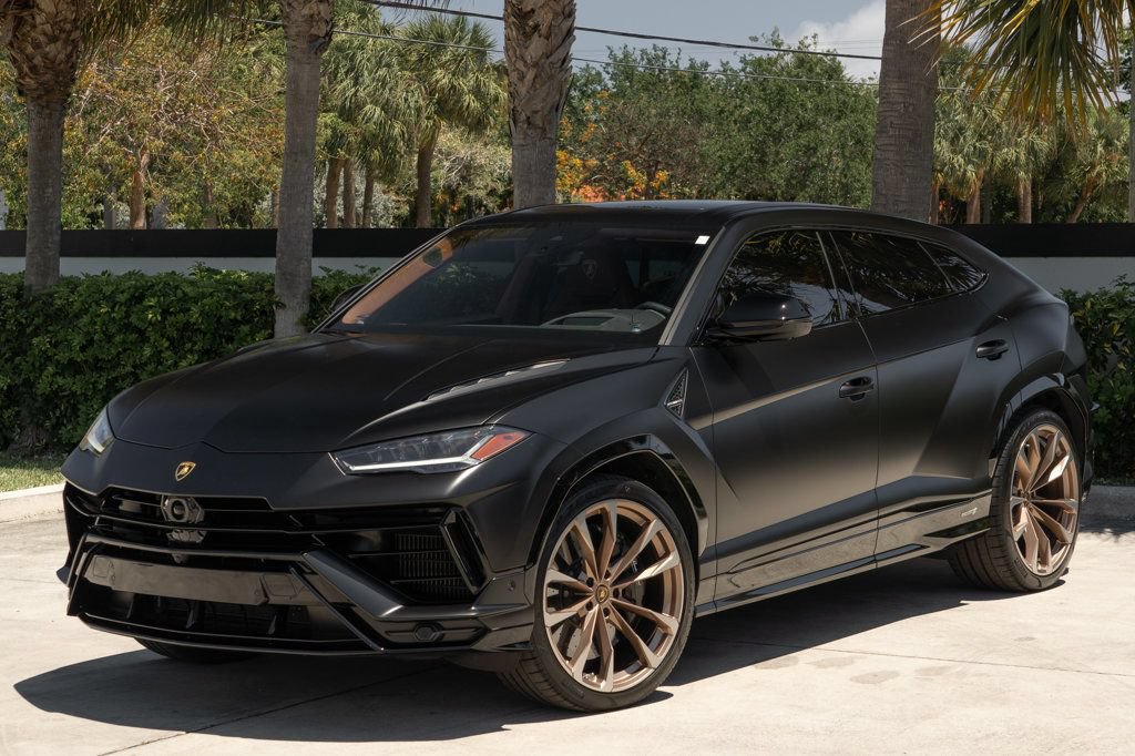 Used 2023 Lamborghini Urus S AWD/4WD image 1