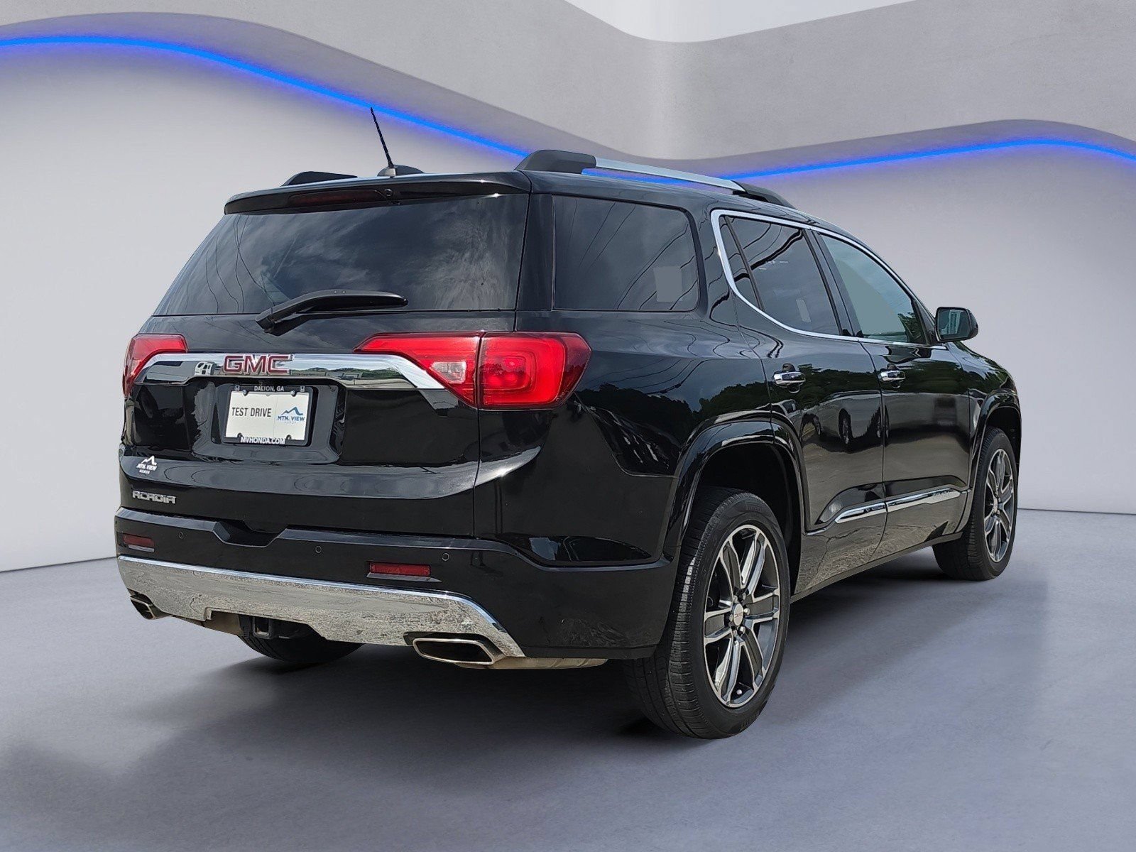 Used 2018 GMC Acadia Denali w/ Technology Package FWD image 6