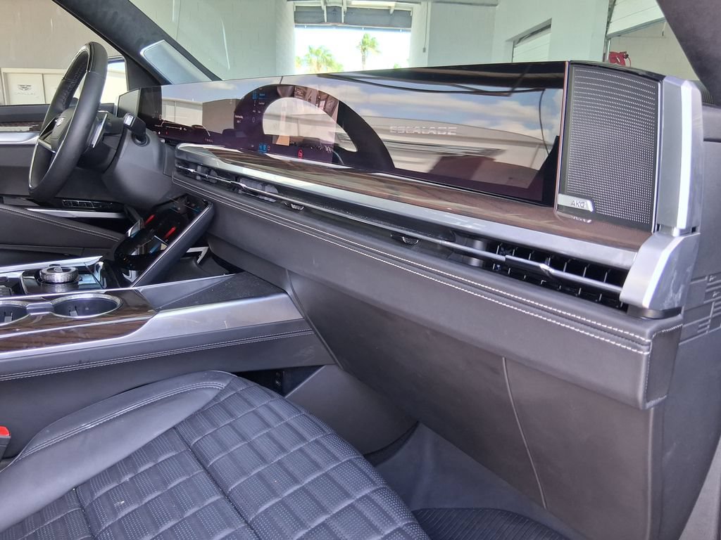Certified 2026 Cadillac Escalade Platinum Sport w/ LPO, Floor Liner Package RWD image 17