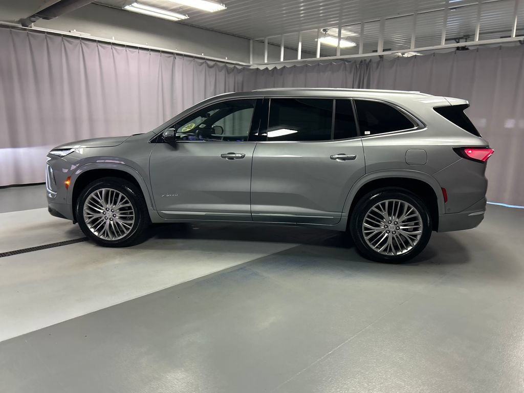New 2027 Buick Enclave Avenir w/ LPO, Floor Liner Package FWD image 4