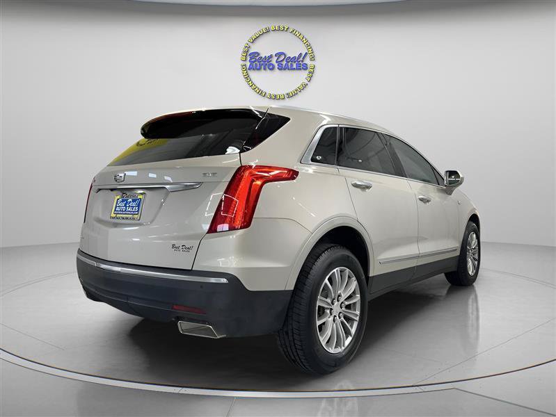 Used 2017 Cadillac XT5 Luxury w/ Driver Awareness Package AWD/4WD image 4