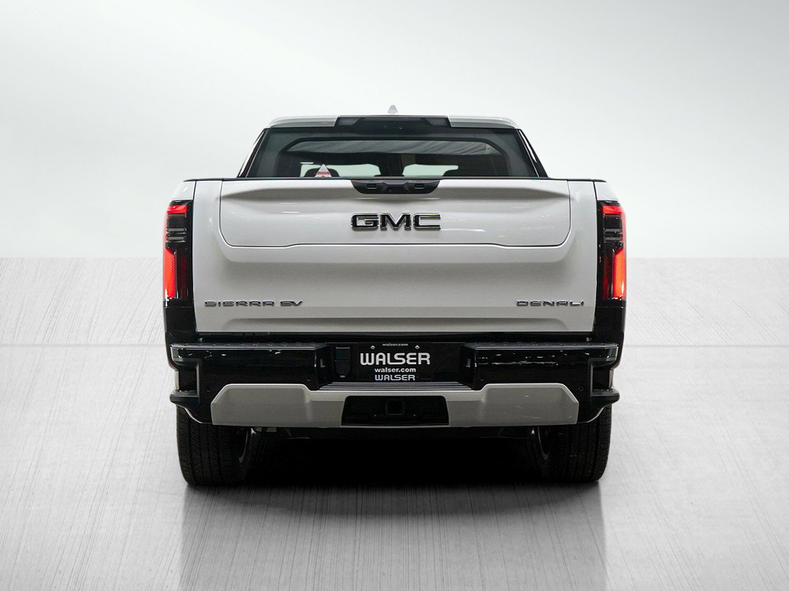Used 2025 GMC Sierra EV Denali AWD/4WD image 4