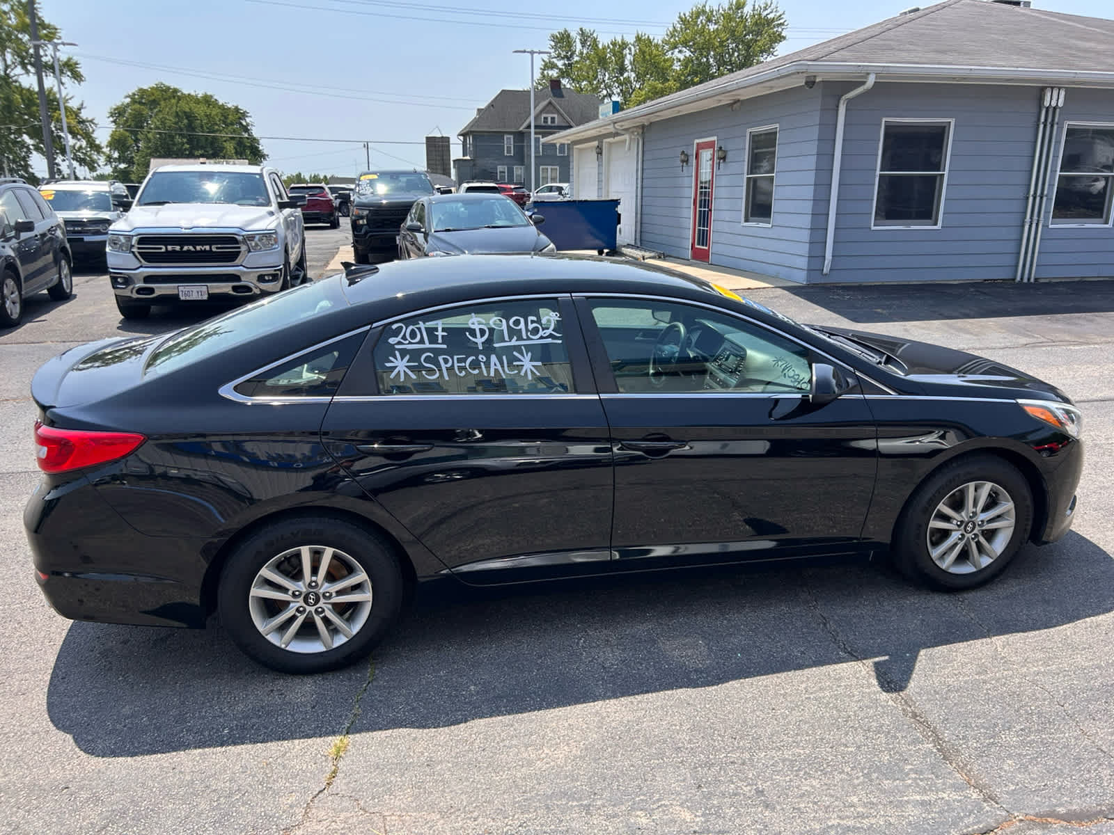 Used 2017 Hyundai Sonata SE FWD image 2