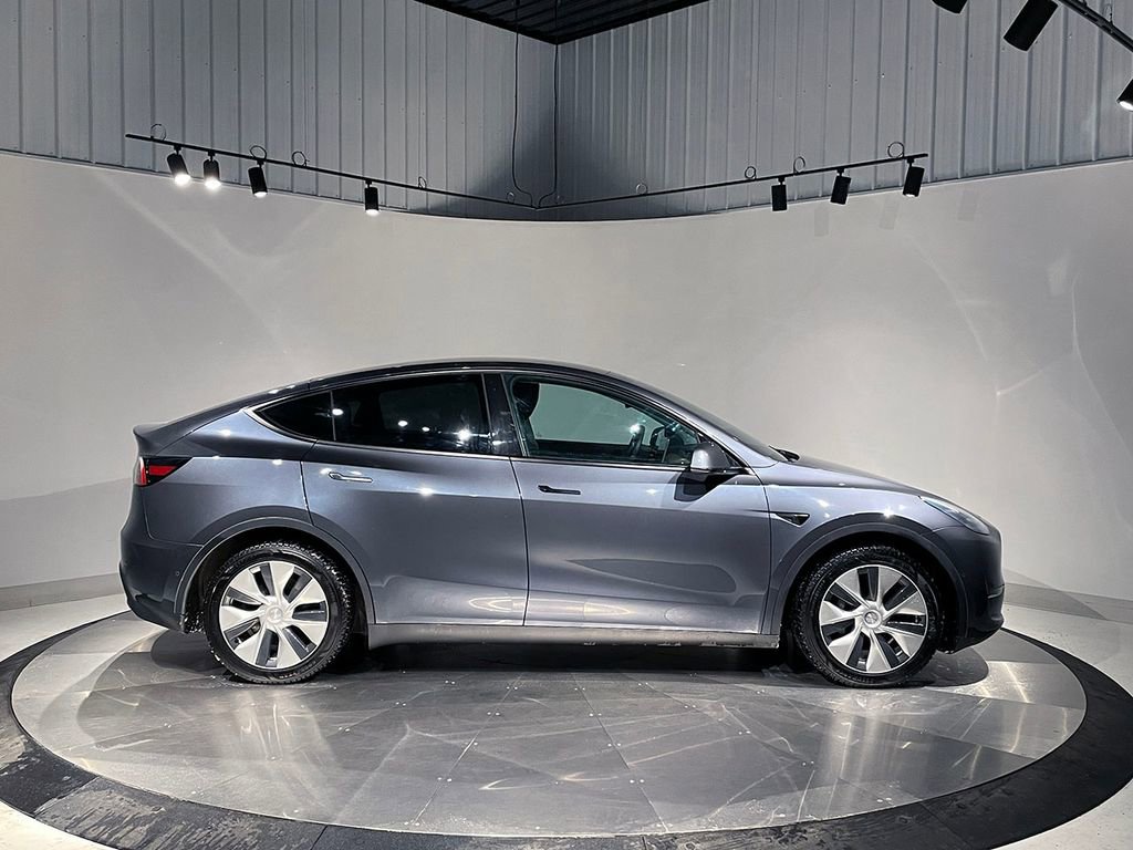 Used 2021 Tesla Model Y Long Range image 10